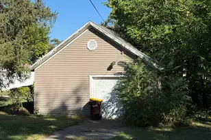 430 Shaw St, Rockford, IL 61104 - Photo 5