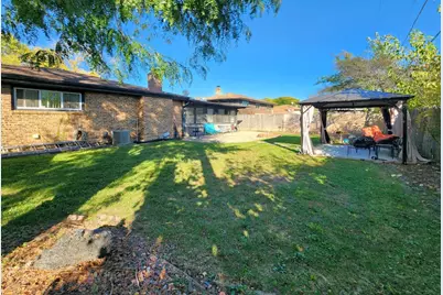 3461 S Manor Drive, Lansing, IL 60438 - Photo 23