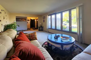 3461 S Manor Dr, Lansing, IL 60438 - Photo 5