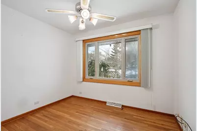 518 E Niagara Avenue, Schaumburg, IL 60193 - Photo 11