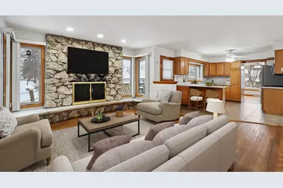 518 E Niagara Avenue, Schaumburg, IL 60193 - Photo 5