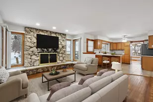 518 E Niagara Ave, Schaumburg, IL 60193 - Photo 5