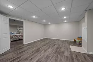 1221 N Loomis St, Naperville, IL 60563 - Photo 37