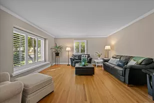 1221 N Loomis St, Naperville, IL 60563 - Photo 9