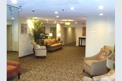 125 Acacia Circle #110, Indian Head Park, IL 60525 - Photo 3