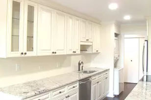 125 Acacia Cir, Indian Head Park, IL 60525 - Photo 9