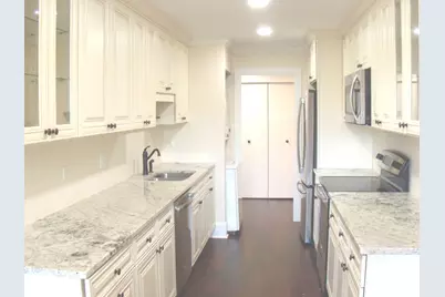 125 Acacia Circle #110, Indian Head Park, IL 60525 - Photo 7