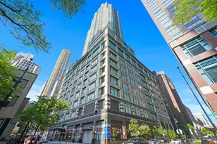 100 E Huron St, Chicago, IL 60611 - Photo 49