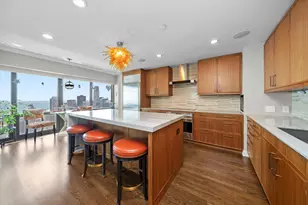 100 E Huron St, Chicago, IL 60611 - Photo 5