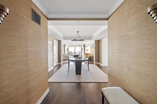 100 E Huron St, Chicago, IL 60611 - Photo 17