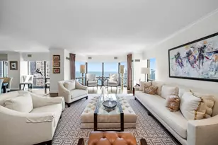 100 E Huron St, Chicago, IL 60611 - Photo 9