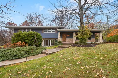 1292 Oak Trail Drive, Libertyville, IL 60048 - Photo 1