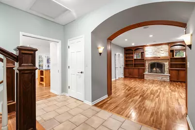 1292 Oak Trail Drive, Libertyville, IL 60048 - Photo 3