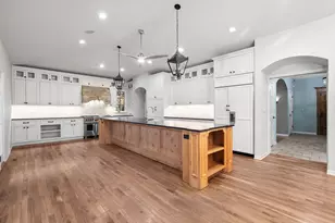 1292 Oak Trail Dr, Libertyville, IL 60048 - Photo 9