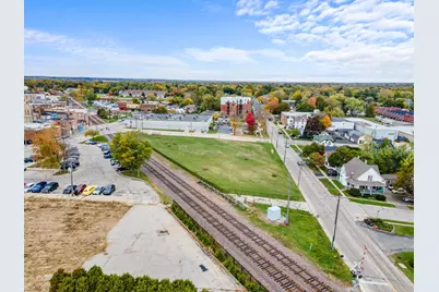 200 E Judd Street, Woodstock, IL 60098 - Photo 17