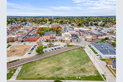 200 E Judd Street, Woodstock, IL 60098 - Photo 9