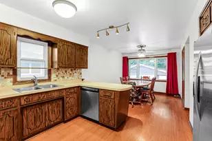 9221 Raymond Ave, Oak Lawn, IL 60453 - Photo 3