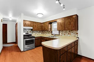 9221 Raymond Ave, Oak Lawn, IL 60453 - Photo 5