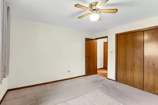 9221 Raymond Ave, Oak Lawn, IL 60453 - Photo 11