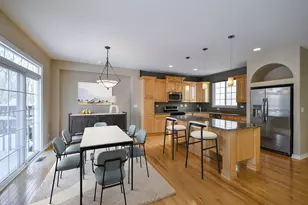 290 Remington Dr, Saint Charles, IL 60175 - Photo 5