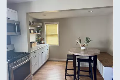 82 N 23rd Road, Peru, IL 61354 - Photo 5