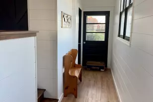 82 N 23rd Rd, Peru, IL 61354 - Photo 9