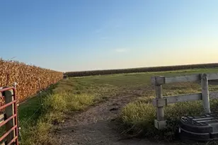 82 N 23rd Rd, Peru, IL 61354 - Photo 19