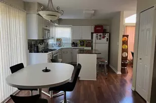 1229 Pennsbury Ln, Aurora, IL 60502 - Photo 9