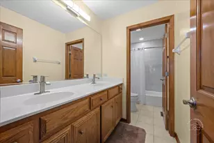 1404 Chelsea Ln, Naperville, IL 60565 - Photo 23