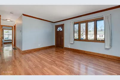 [Address not provided], Streamwood, IL 60107 - Photo 5