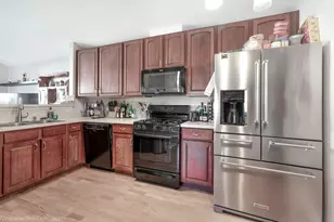 644 S Rosehall Ln, Round Lake, IL 60073 - Photo 9