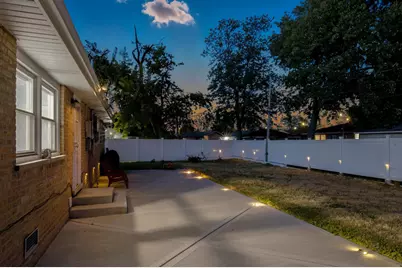 16047 Cambridge Court, Markham, IL 60428 - Photo 13