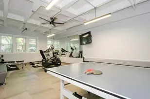 1521 W Sherwin Ave, Chicago, IL 60626 - Photo 11