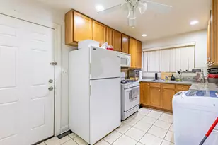 2205 W Highland Ave, Chicago, IL 60659 - Photo 7