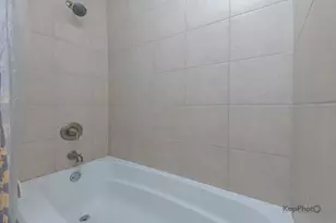 2041 W Jarvis Ave, Chicago, IL 60645 - Photo 23