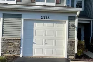 2332 Overlook Ct, Naperville, IL 60563 - Photo 3