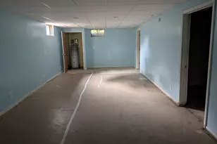 1718 W Lincoln Rd, McHenry, IL 60051 - Photo 11