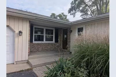 1718 W Lincoln Road, McHenry, IL 60051 - Photo 1