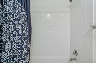 452 Harrison Ct, Vernon Hills, IL 60061 - Photo 9