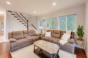 207 Shady Ln, Mundelein, IL 60060 - Photo 5