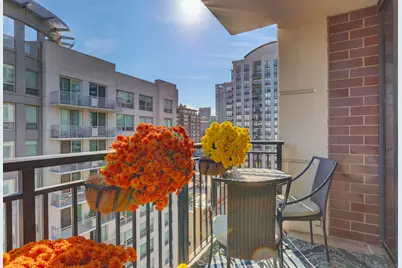 451 W Huron Street #1407, Chicago, IL 60654 - Photo 9