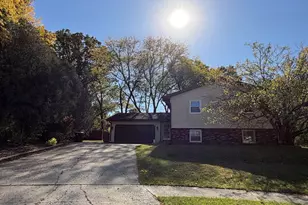2041 Winchester Dr, Freeport, IL 61032 - Photo 1