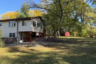 2041 Winchester Dr, Freeport, IL 61032 - Photo 7