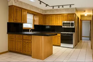 7817 Garden Ln, Justice, IL 60458 - Photo 3