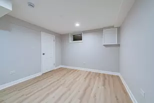 7330 N Kilbourn Ave, Lincolnwood, IL 60712 - Photo 17