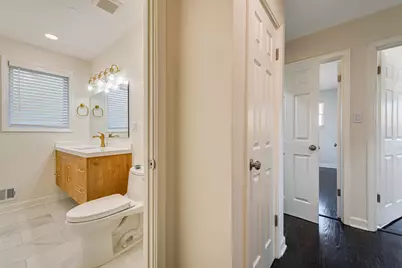 7330 N Kilbourn Avenue, Lincolnwood, IL 60712 - Photo 11