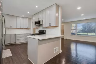 7330 N Kilbourn Ave, Lincolnwood, IL 60712 - Photo 7