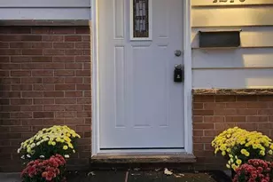 1210 Mohawk Dr, Elgin, IL 60120 - Photo 3