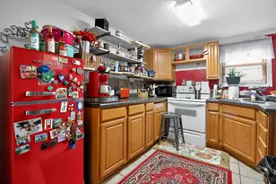 1216 S Oak St, Bloomington, IL 61701 - Photo 3