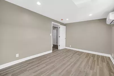 2078 N 17th Avenue, Melrose Park, IL 60160 - Photo 9